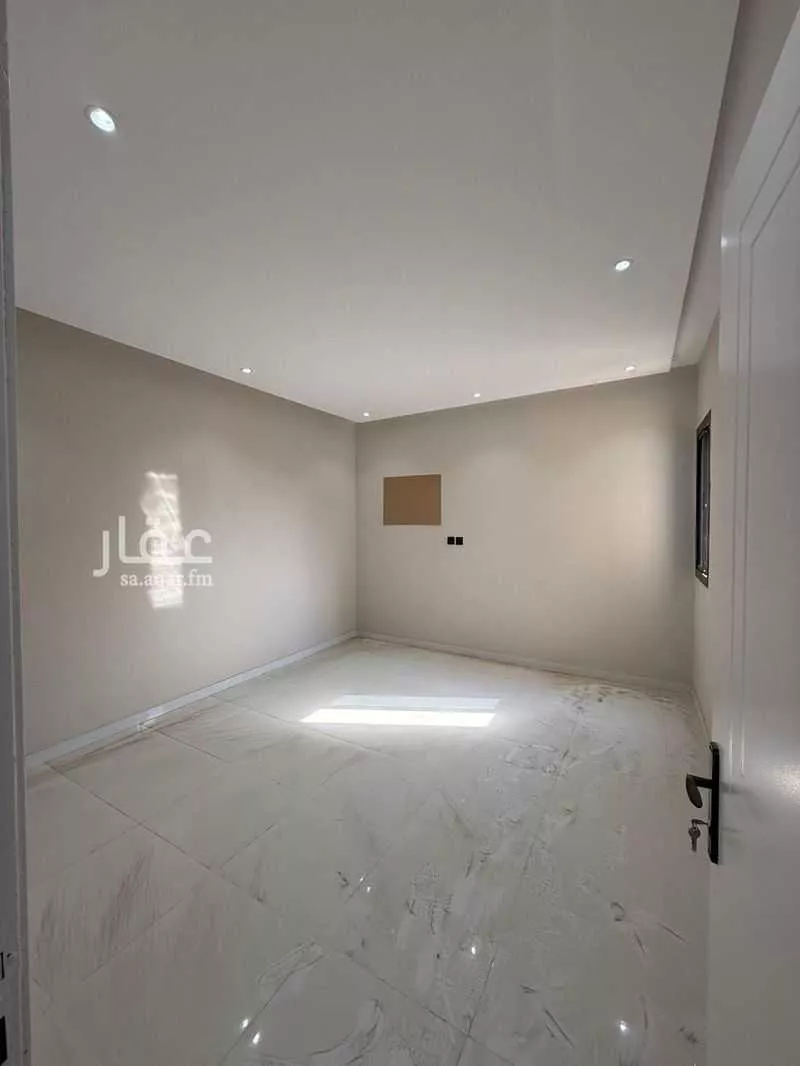 6 bedroom villa in King Fahd 12
