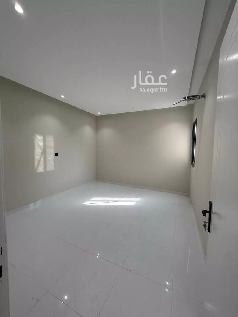 6 bedroom villa in King Fahd 17