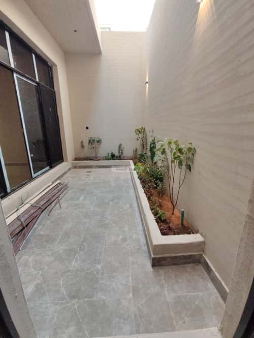 5 bedroom villa in Al Yarmouk 3
