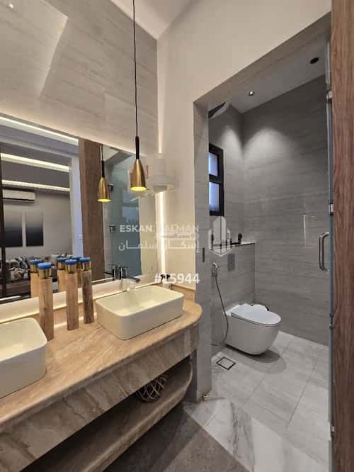 8 bedroom villa in Al Aridh 4