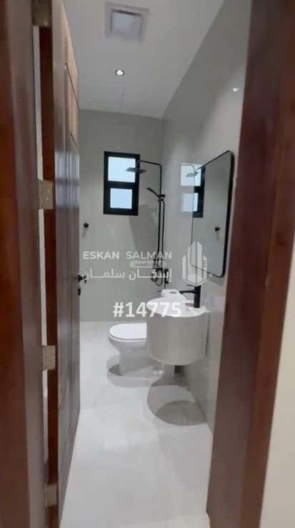 شقة 8 غرف في الرمال 3