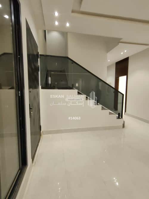 8 bedroom villa in Al Janadriyah 4