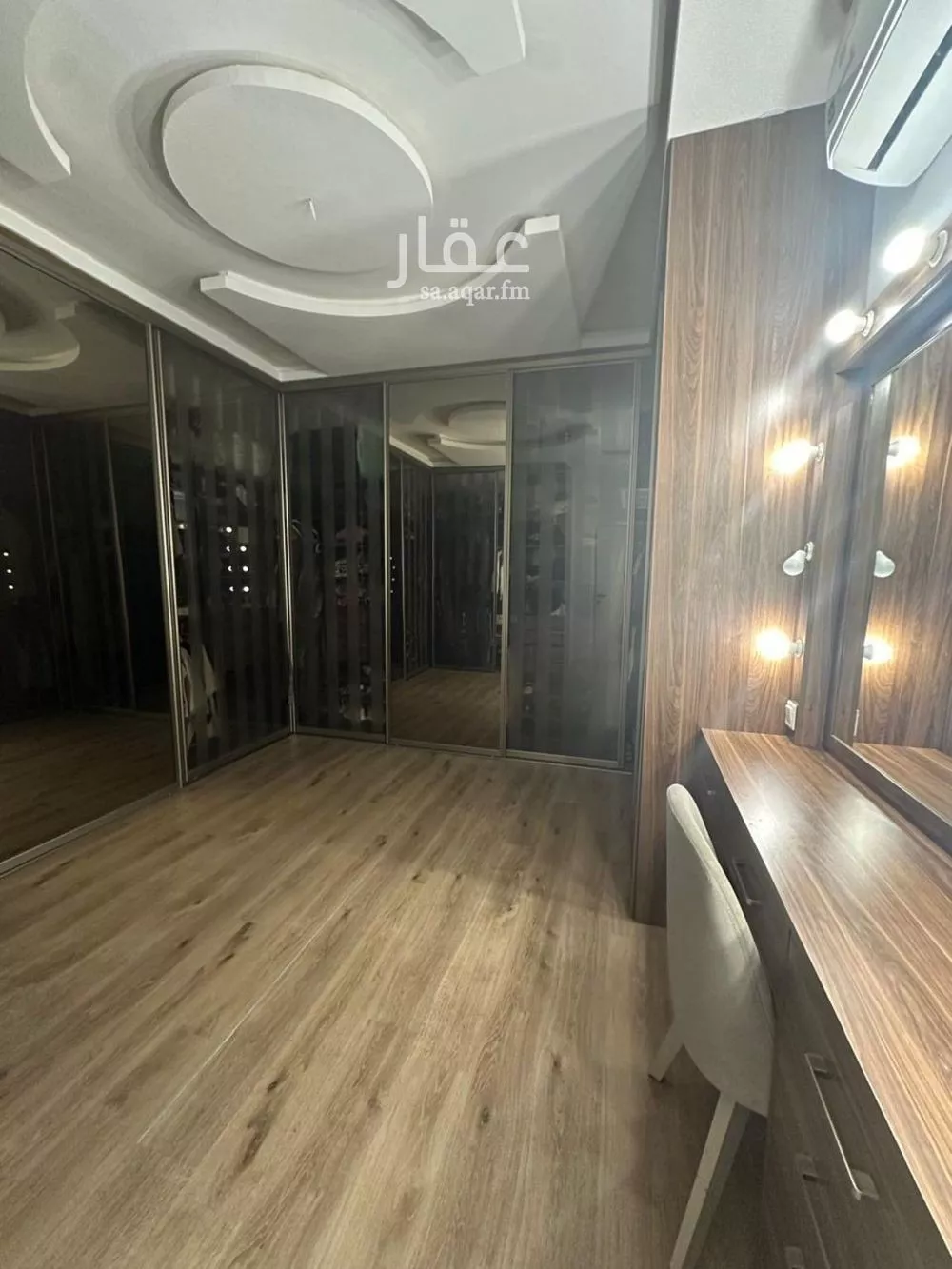 فيلا 11 غرف في العارض 3