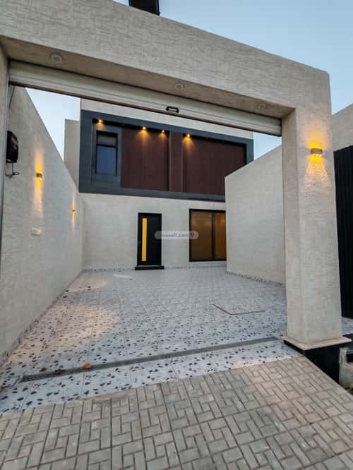 3 bedroom floor in Al Aridh 2