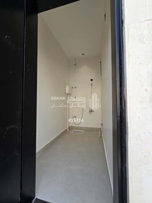 6 bedroom apartment in Al Yarmouk 1