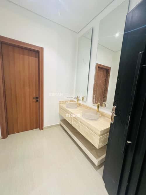 6 bedroom apartment in Al Janadriyah 5