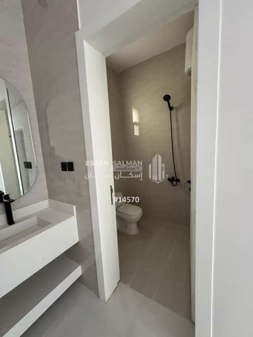 فيلا 9 غرف في الجنادرية 5