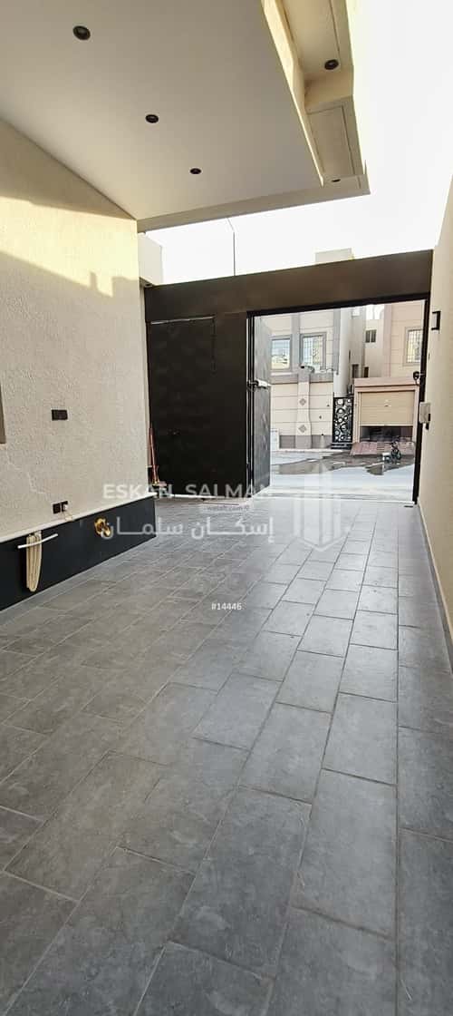 فيلا 8 غرف في الرمال 1