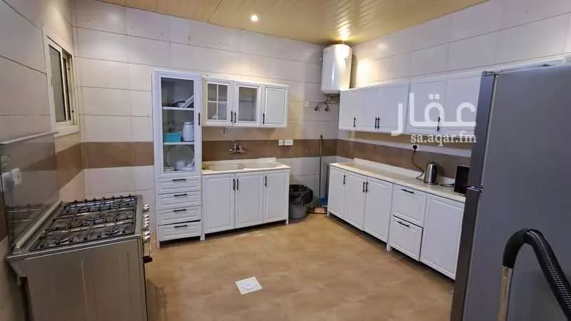 3 bedroom apartment in Al Maizilah 5