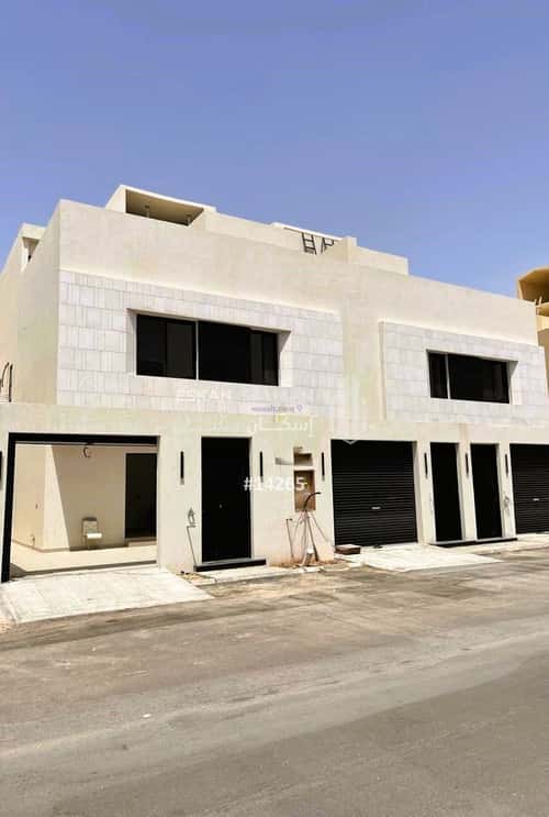 6 bedroom apartment in Al Hazm 1