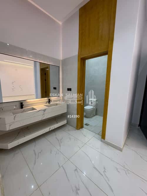 5 bedroom floor in Al Janadriyah 4