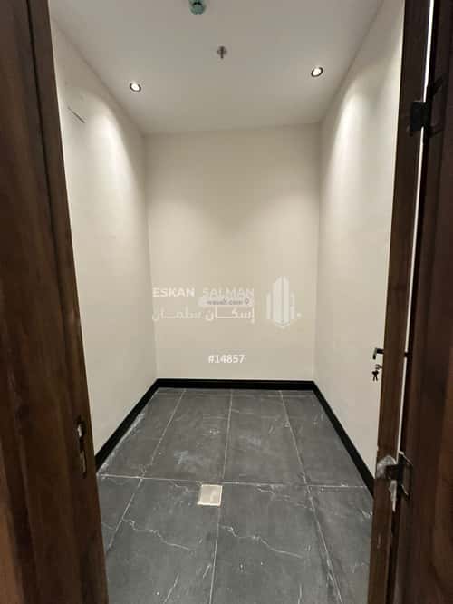 6 bedroom apartment in Al Rimal 7