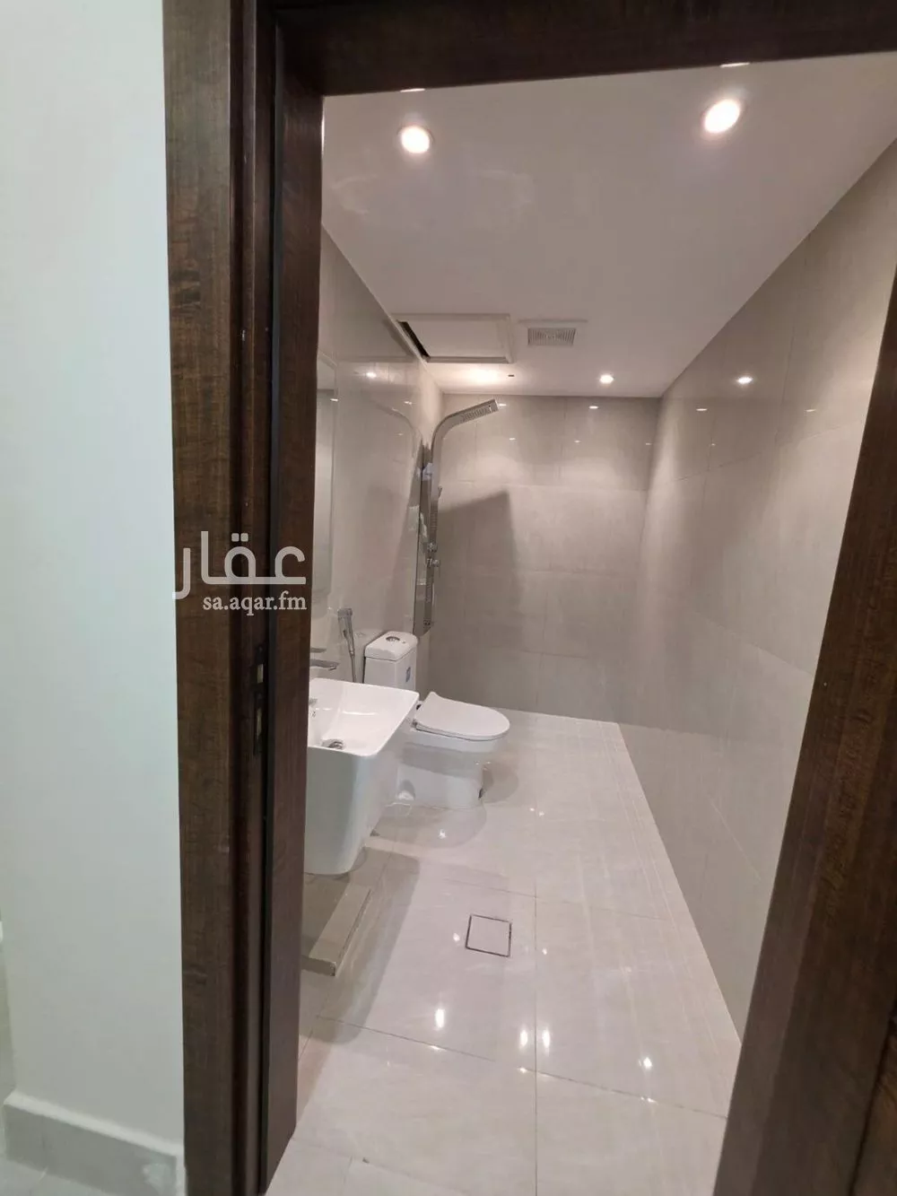 4 bedroom floor in Al Qairawan 11