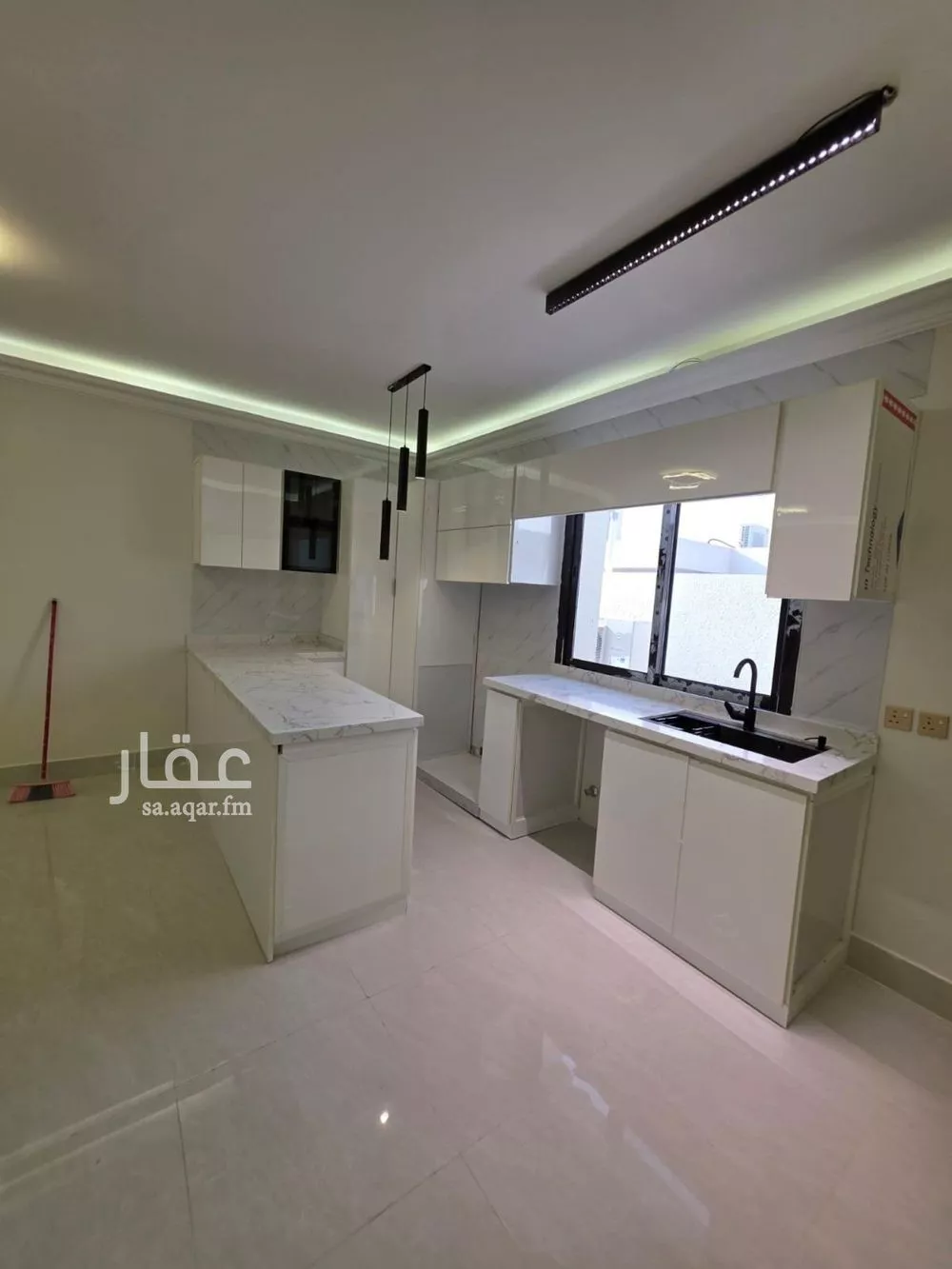 4 bedroom floor in Al Qairawan 13