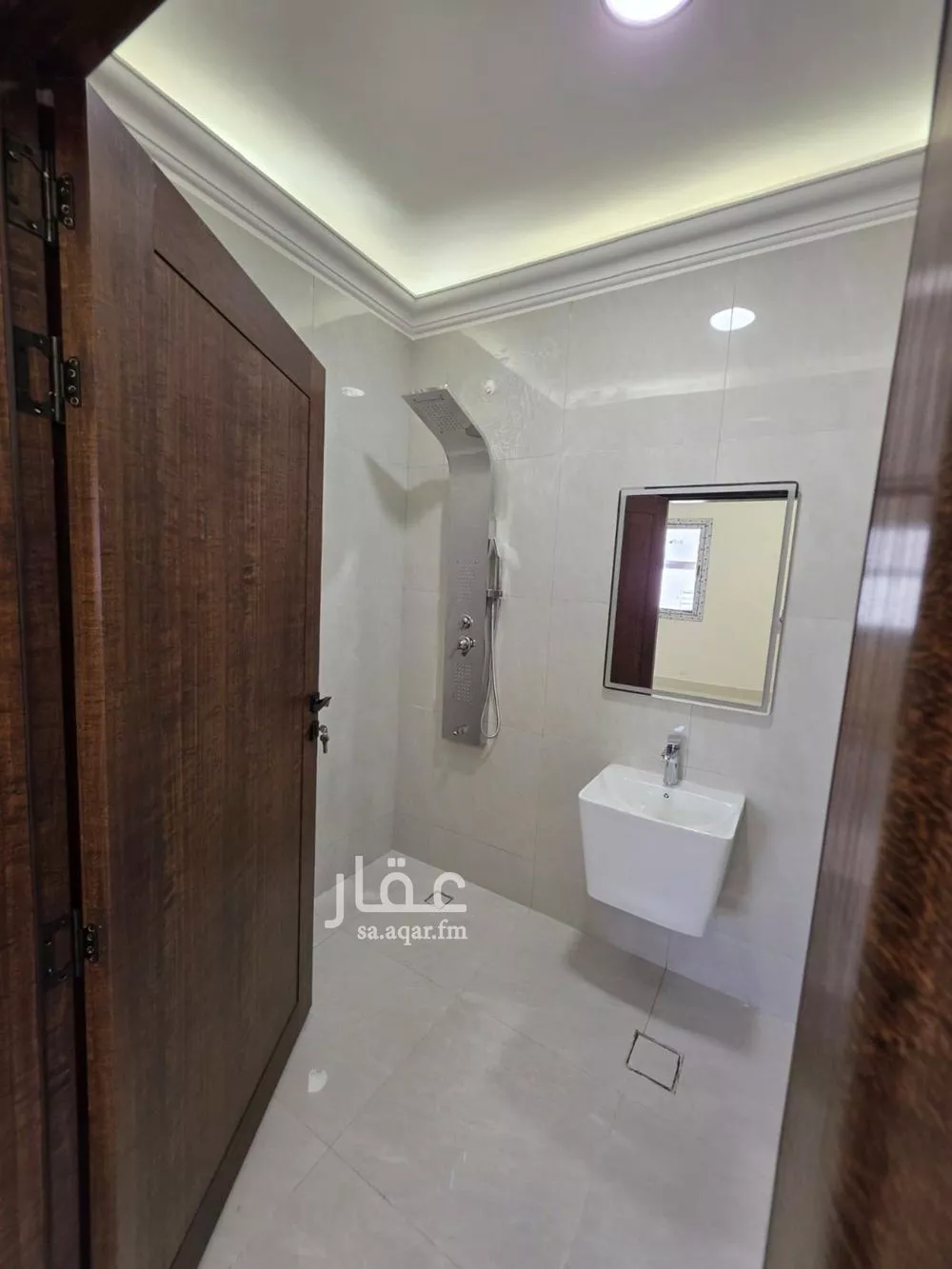 4 bedroom floor in Al Qairawan 7