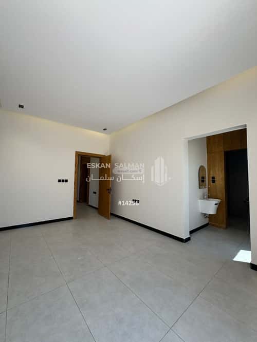 5 bedroom villa in Al Janadriyah 13