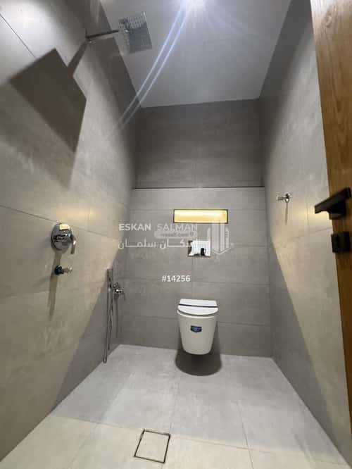 5 bedroom villa in Al Janadriyah 4