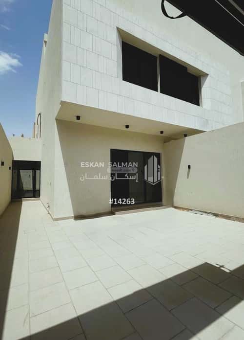 6 bedroom apartment in Al Hazm 3