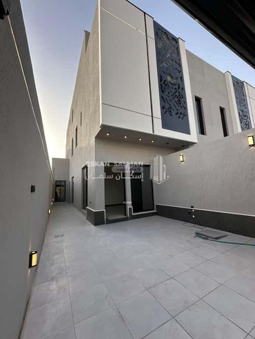 5 bedroom villa in Al Janadriyah 8