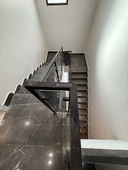 6 bedroom apartment in Al Janadriyah 5