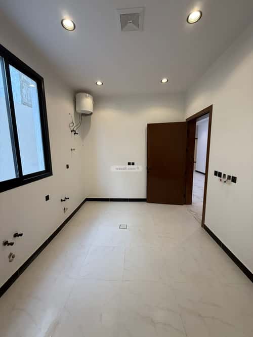 5 bedroom floor in Al Janadriyah 3