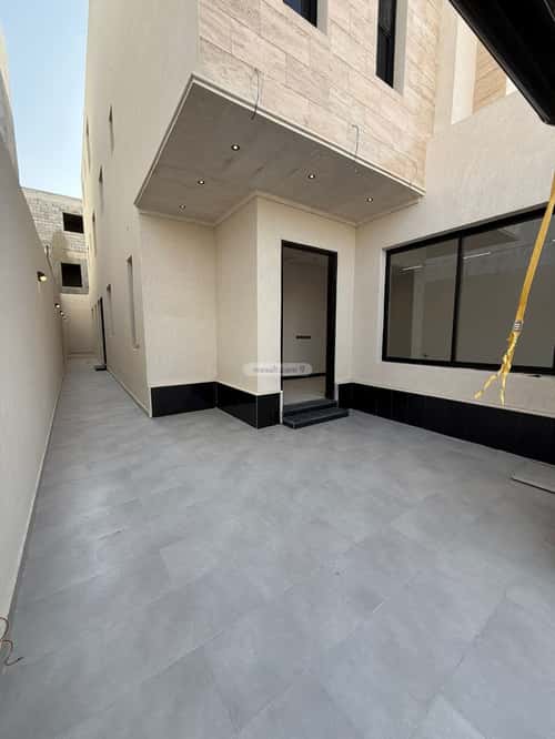 5 bedroom floor in Al Janadriyah 4