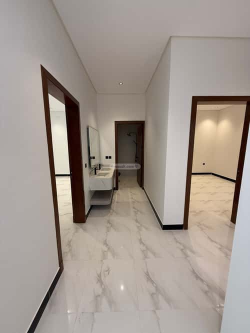 5 bedroom floor in Al Janadriyah 5