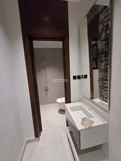 8 bedroom floor in Dirab 4