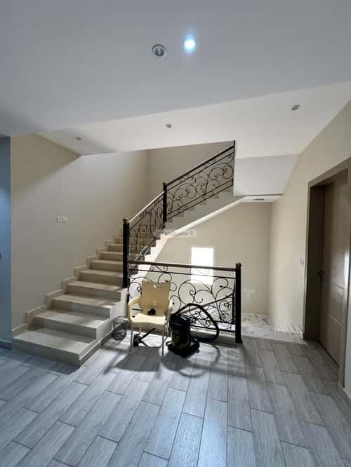 8 bedroom villa in Al Aridh 5