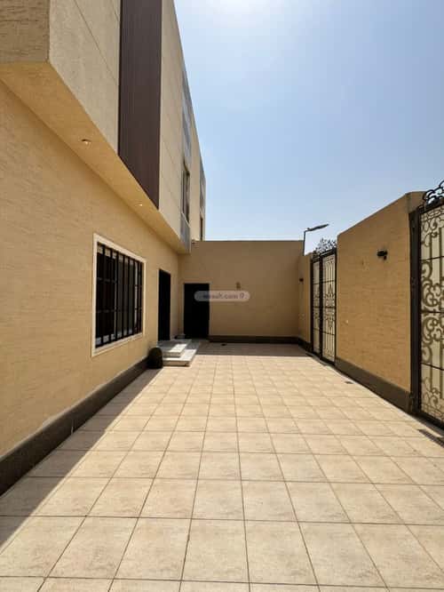 8 bedroom villa in Al Aridh 2