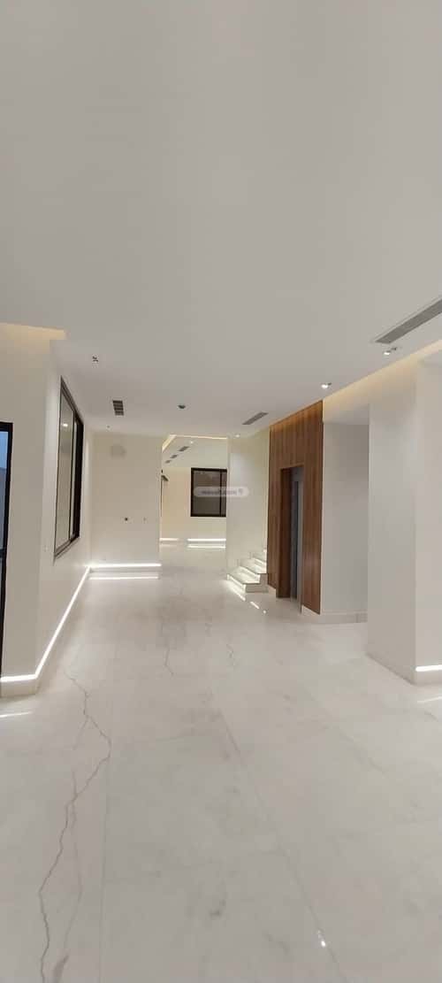 5 bedroom villa in Al Mahdiyyah 3