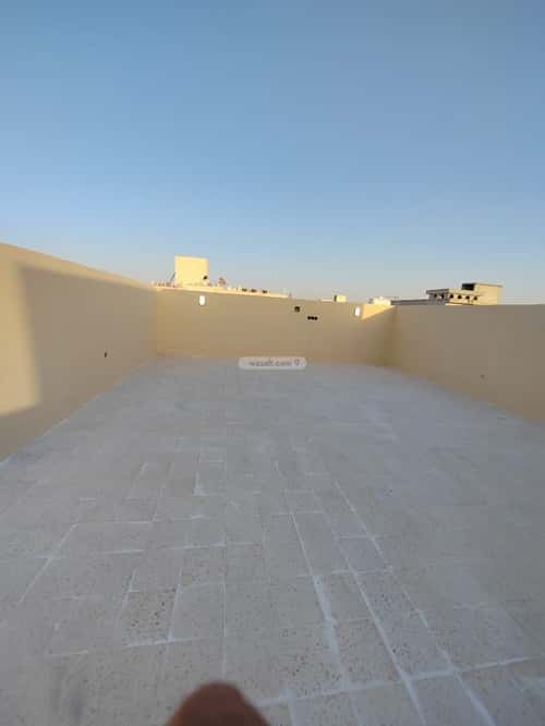 فيلا 8 غرف في طويق 4