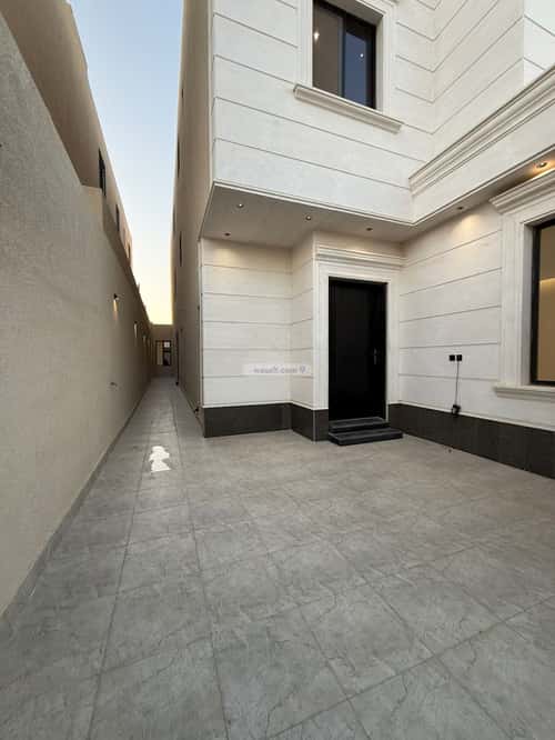 5 bedroom floor in Al Janadriyah 7