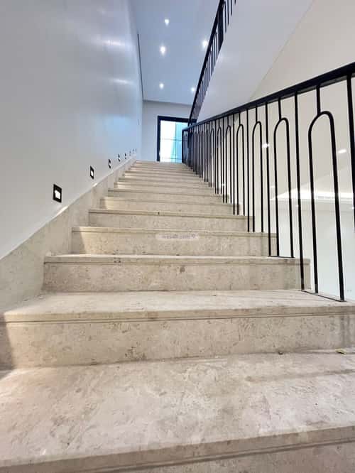 6 bedroom villa in Al Mahdiyyah 4