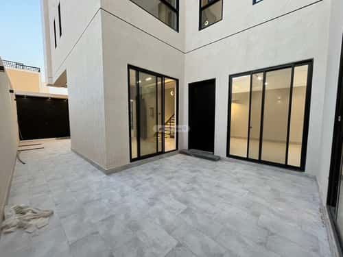 4 bedroom villa in Al Mahdiyyah 3