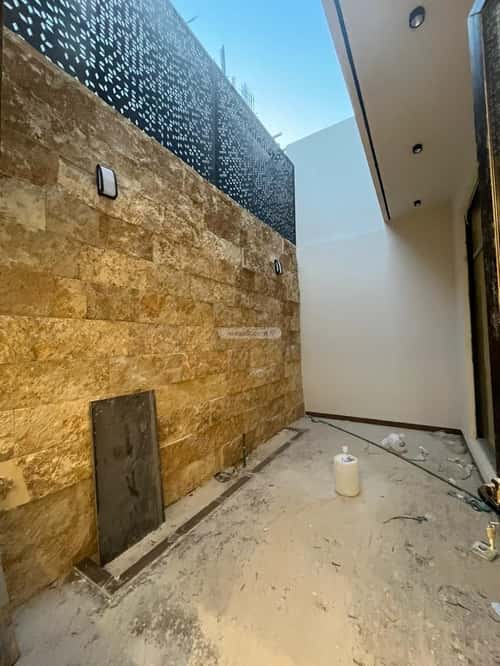 5 bedroom villa in Al Mahdiyyah 2