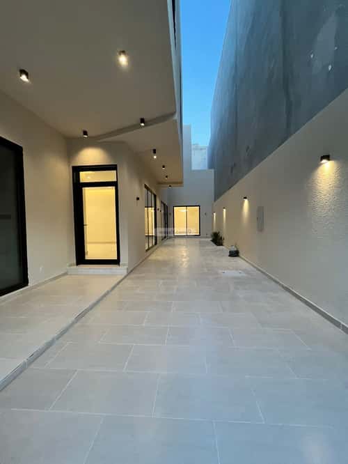 6 bedroom villa in Al Mahdiyyah 2