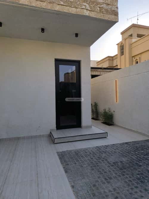 4 bedroom floor in Badr 1