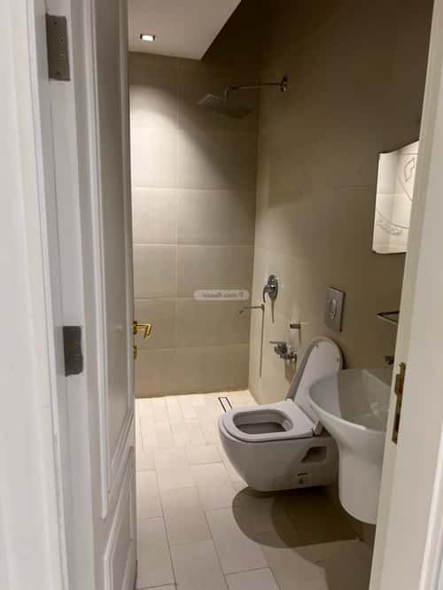 شقة 4 غرف في الملقا 1