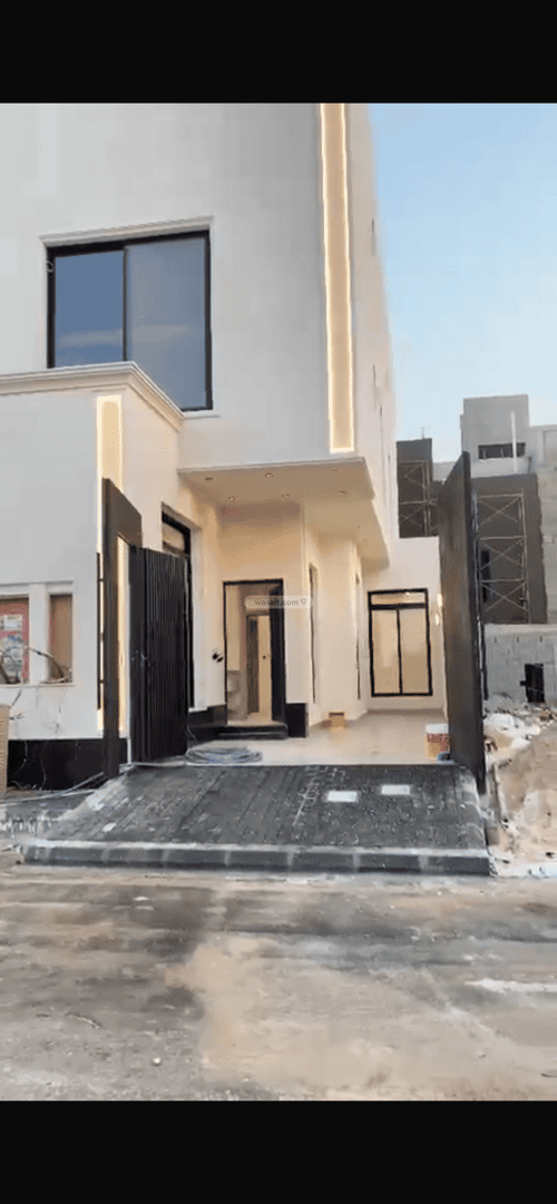 5 bedroom floor in Al Maizilah 5