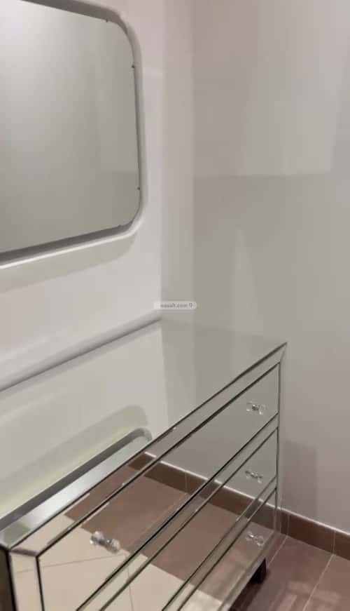 شقة 4 غرف في الملقا 2