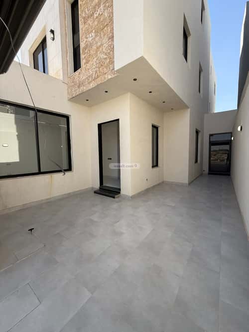 5 bedroom floor in Al Janadriyah 2