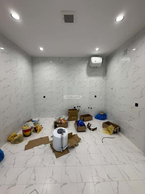 5 bedroom floor in Al Janadriyah 2