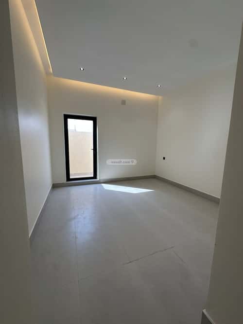 4 bedroom floor in Al Janadriyah 8