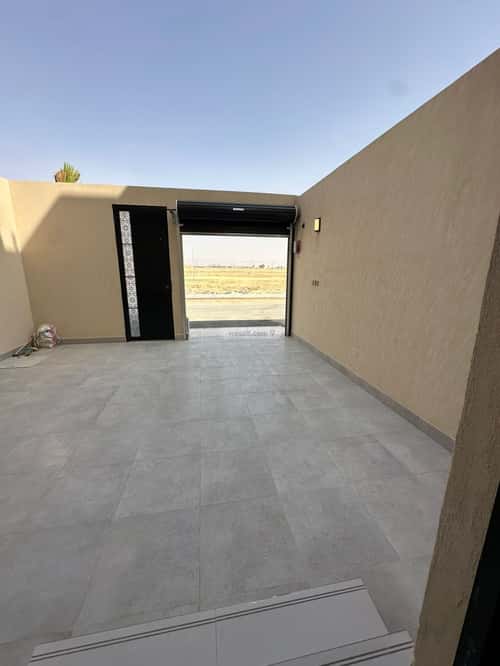 4 bedroom floor in Al Janadriyah 11