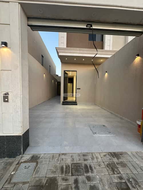 3 bedroom floor in Al Janadriyah 6