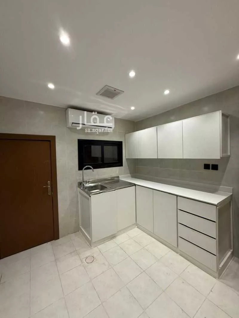 4 bedroom apartment in Al Badiyah, Eastern Province 8