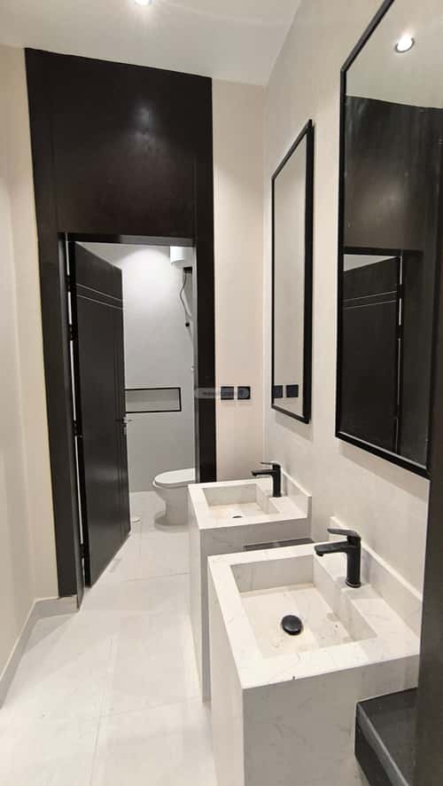 5 bedroom floor in Al Janadriyah 3