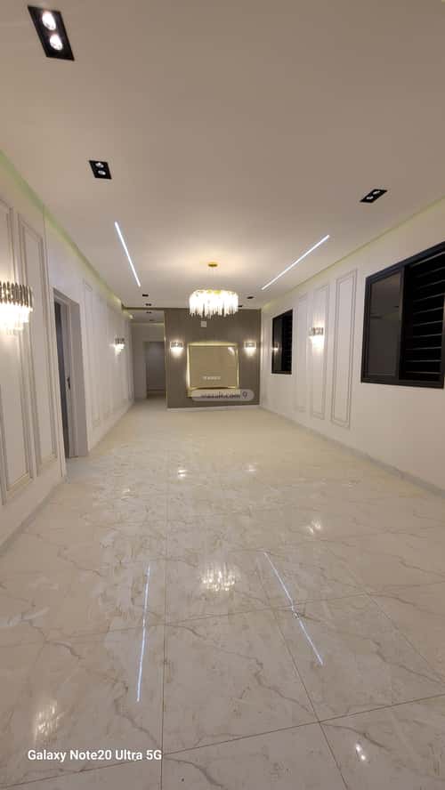 5 bedroom floor in Al Janadriyah 2