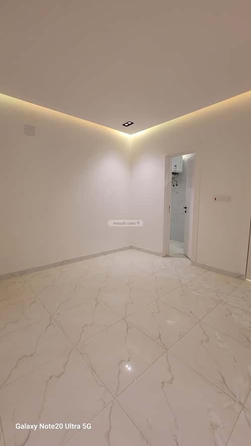 5 bedroom floor in Al Janadriyah 6
